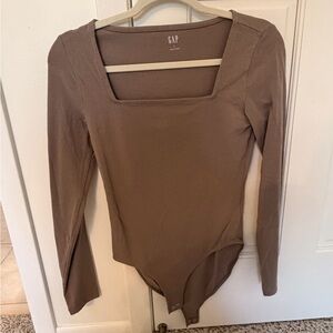 GAP Women's Taupe Long Sleeve Bodysuit